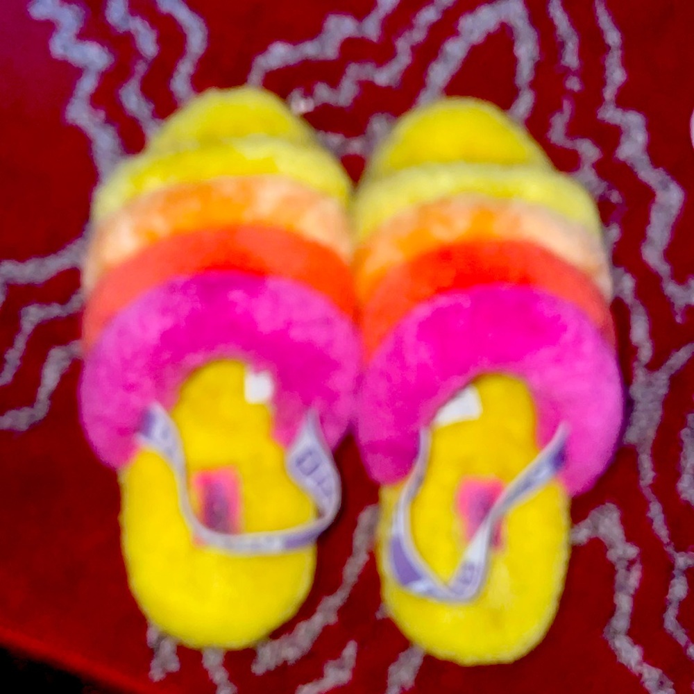 I’m selling because I don’t wear them.